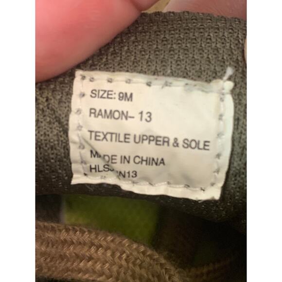 OSHKOSH B’GOSH Boy’s Ramon Tan Suede Ankle Boots / Size: 9M - Picture 9 of 10